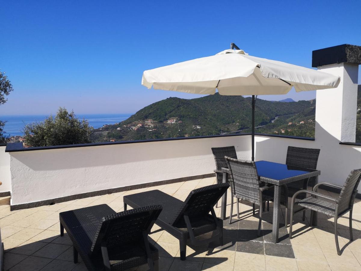 Villa La Vivagna - Casa Vista Mare Tra Gli Ulivi Leivi Exterior foto